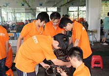 陈卫国和同学们都获益匪浅的实训课